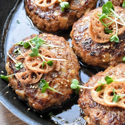 【蓮根たっぷりハンバーグ】タレが絶妙な美味しさ!おかわり必須