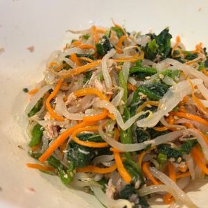 SAKIの作ってみた!投稿(レンジで4分《もやしと小松菜♡旨だれツナサラダ》)