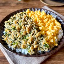 【しっとり鶏そぼろの2色丼】レンジだけでパパッと完成♪