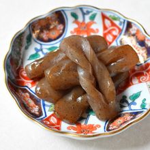 フライパンで乾煎り！手綱蒟蒻【おせち料理】