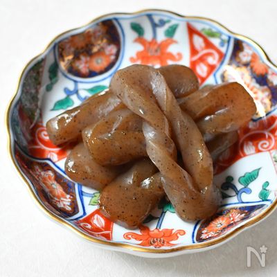 フライパンで乾煎り！手綱蒟蒻【おせち料理】