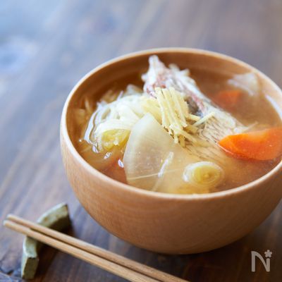お店の味、鯛のあら汁

