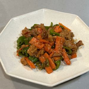 766604の作ってみた!投稿(【豚こまピーマンの韓国焼肉炒め】パパッと10分!ご飯に合う♡)