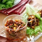 ヘルシー＊野菜たっぷり肉味噌 サラダ菜包み