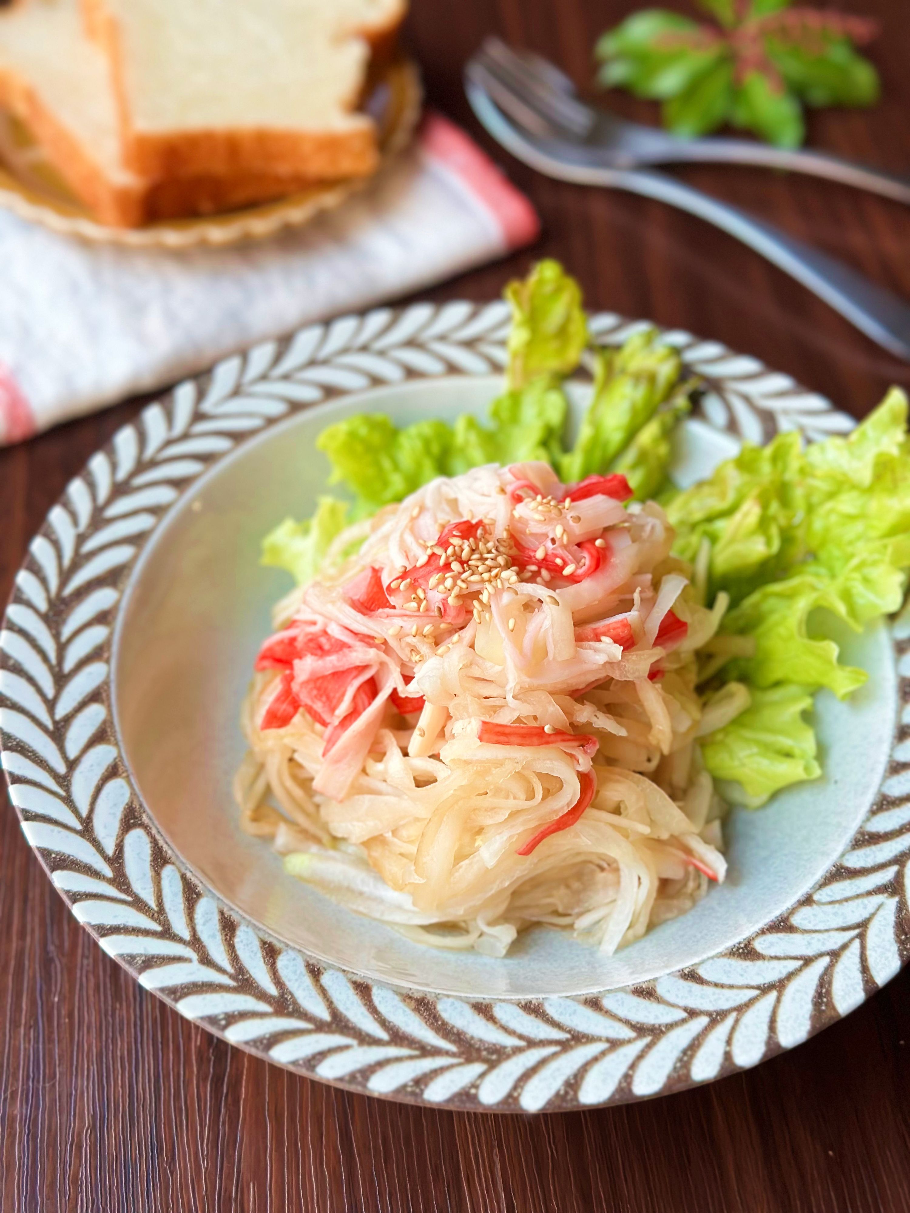 大根とカニカマのオイバターサラダ】節約/大量消費 | レシピサイトNadia