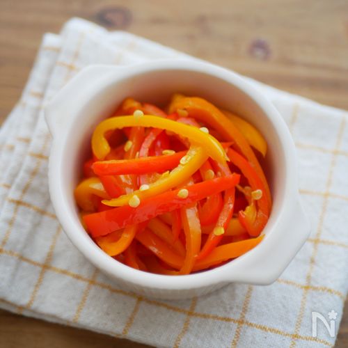 お弁当に！種ごとパプリカの白だしきんぴら