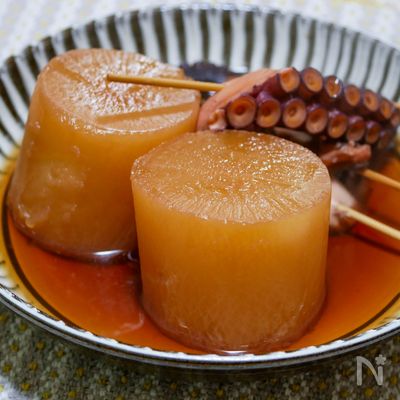 時間かかります「大根とタコのやわらか煮」