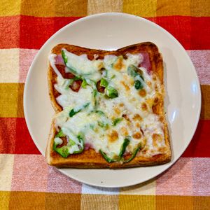 Kの作ってみた!投稿(【食パンで♪】簡単カレーチーズピザ)