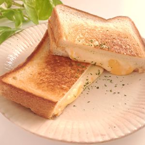 とのちゃまの作ってみた!投稿(明太好きにはたまらない！【グリドル明太チーズサンド】)