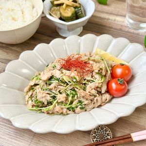 のりのり🐾🎀🤍の作ってみた!投稿(［豚と豆苗のごま味噌炒め］ズボラすぎるおかず！作りおき対応)