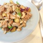 秋を感じる鶏肉とカシューナッツの炒めもの