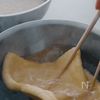 しょうが香る、鶏の炊き込みご飯の下準備