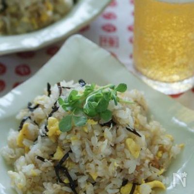梅と塩昆布のチャーハン