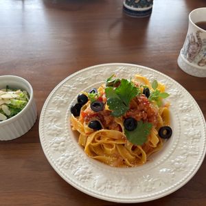 こむぎの作ってみた!投稿(新玉ねぎとトマトのツナパスタ
#モンマルシェ　)