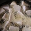 里芋の揚げ出し　生姜あんの工程2