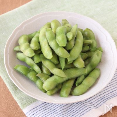 \栄養もおいしさも逃さない! / フライパン蒸し☆基本の枝豆