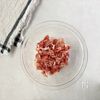 【炒め方にコツ】水っぽくならない肉野菜炒め！の工程1