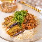 マンネリ解消！満足感たっぷり【ひき肉と茄子のピリ辛そうめん】