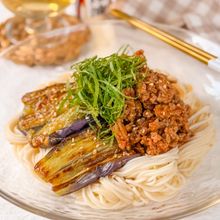 マンネリ解消！満足感たっぷり【ひき肉と茄子のピリ辛そうめん】