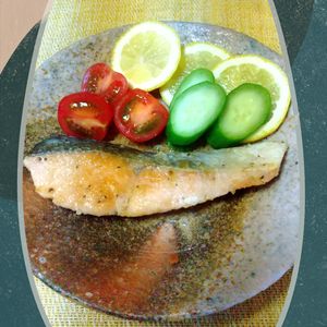 チョロリスの作ってみた!投稿(【鮭のムニエル レモンバター醤油】爽やかバター醤油が絶品♡)