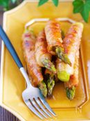 巻いて焼くだけ♪『肉巻きアスパラのバタポン照り焼き』