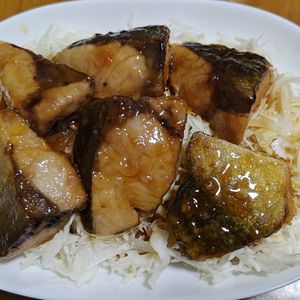 9Sの作ってみた!投稿(タレが旨い【ハマチの黒酢炒め】甘酢タレでご飯が進む！)