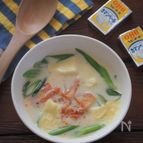 混ぜてチンするだけ！ベビーチーズの豆乳キムチスープ
