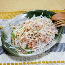 ドレッシングは自家製で「大根とツナの簡単サラダ」
