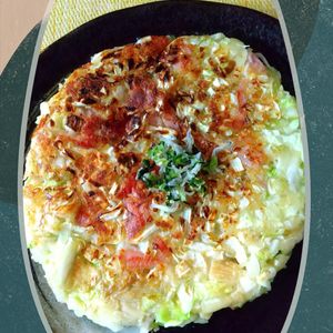 チョロリスの作ってみた!投稿(ペロッと食べちゃう【キャベツとえのきのもちとろ焼き】低糖質♪)