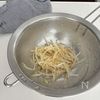 作り置きOK【給食の海藻サラダ】の工程2