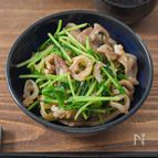 パパッと作れる簡単つまみ♪豚軟骨と豆苗炒め