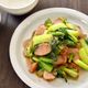 材料ふたつで副菜！《小松菜と魚肉ソーセージのオイスター炒め》