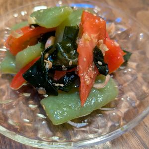はるはるの作ってみた!投稿(刺身こんにゃくとトマトとわかめのさっぱり和え)