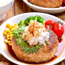 豆腐でふんわり♡夫が喜ぶ♪『おろしそポン酢の和風ハンバーグ』