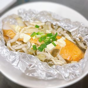 にらたまの作ってみた!投稿(【鮭とクリチのホイル焼き】包丁を使わない簡単レシピ♪)