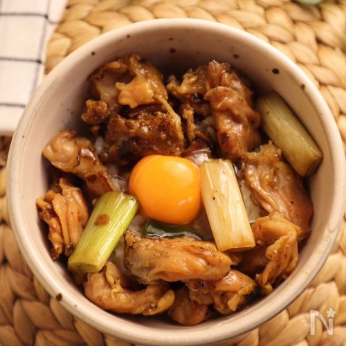【業務スーパー】炭火香る♪串なし焼き鳥（ハラミ）で焼き鳥丼