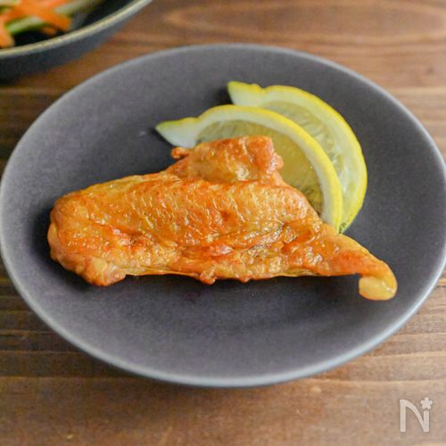 メイン食材1つだけ!おつまみに最高♪鶏皮せんべい