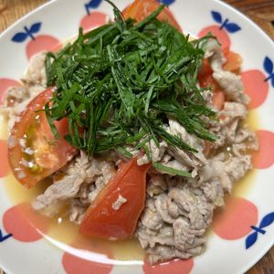 ゆくゆくの作ってみた!投稿(さっぱり激旨！ネギ塩レモンだれの豚こまトマト炒め)
