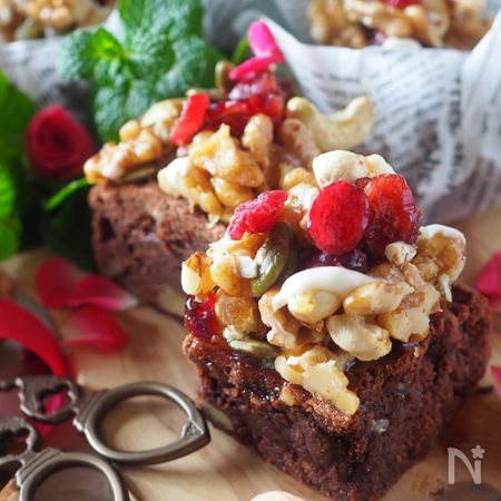 ホットケーキミックスで ナッツたっぷりキャラメルブラウニー By 道添明子 あーぴん レシピサイト Nadia ナディア プロの料理家のおいしいレシピ