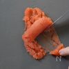 塗って焼くだけで絶品!明太フランスの下準備