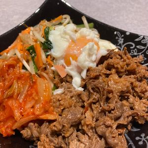 すみれの作ってみた!投稿(簡単【焼肉ビビンバ】手間抜きでおいしい♡)