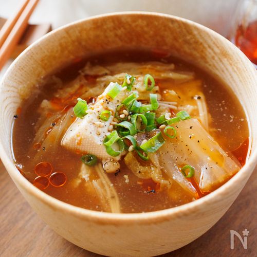 『白菜と豆腐のピリ辛ごま味噌スープ』煮るだけ10分☆