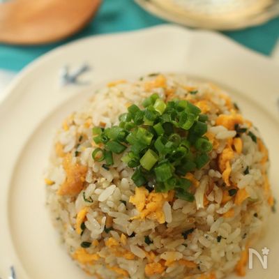 まな板いらずで簡単!しらすとねぎの炒飯