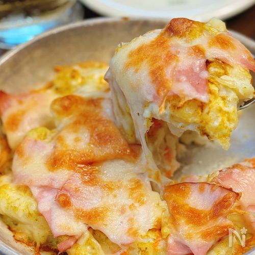 【ポテサラとハムのスパイシーチーズ焼き】ごちそうアレンジ♡