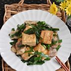 豚バラ豆腐とにらのうま塩炒め