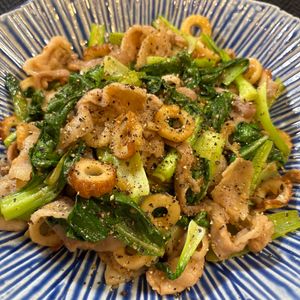 楽ラク手抜キッチン🐶🐾の作ってみた!投稿(【チンゲン菜と豚の甘辛味噌炒め】オイスターが隠し味♪)