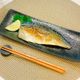 洗い物がラク‼︎フライパンでパリッと♪ふっくら魚を焼く方法