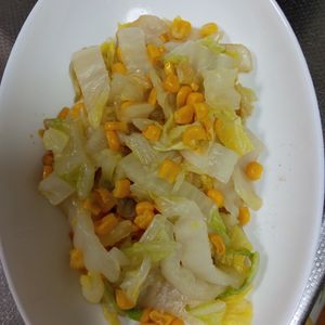 鶏皮坊主の作ってみた!投稿(【白菜とコーンのバター醤油蒸し】レンジで5分♩)