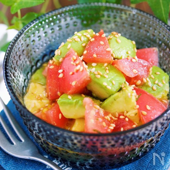 汁まで飲み干す♪『アボカドとトマトのやみつき♡だしマリネ』