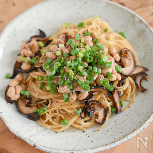 やみつきになるおいしさ!しいたけ納豆パスタ